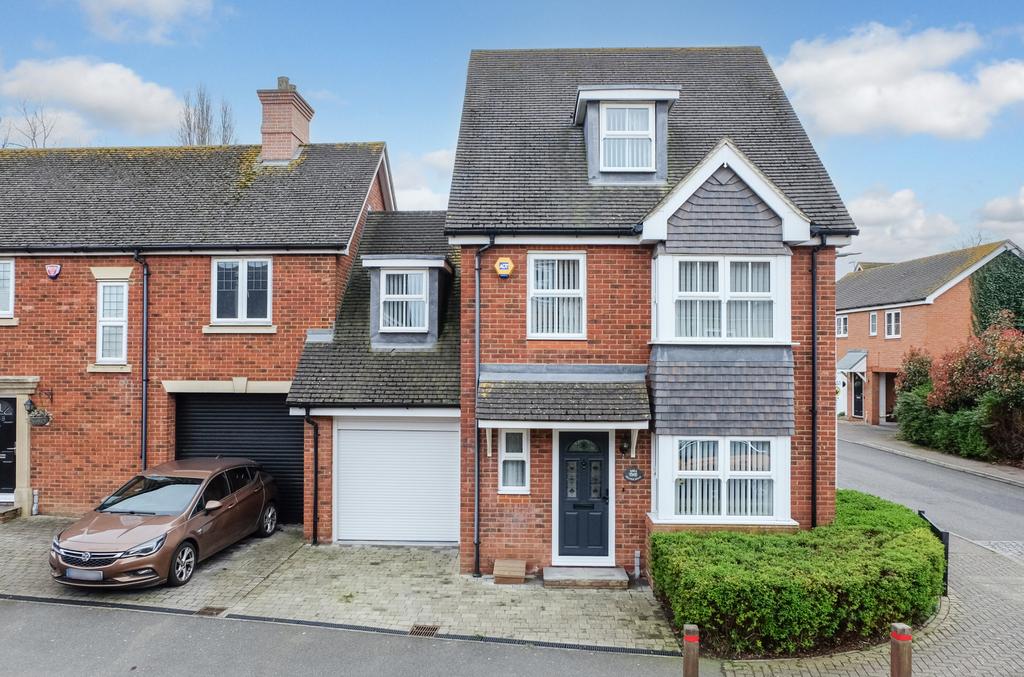 Grange Road, Gillingham, Kent, ME7 4 bed link detached house for sale
