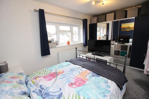 3 bedroom end of terrace house for sale, Grange Road, Chessington KT9