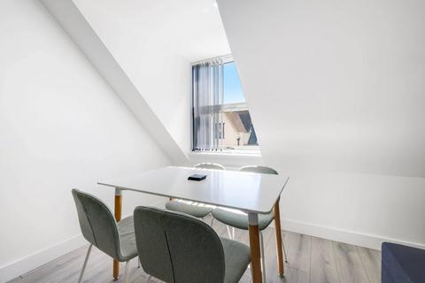 undefined, Apartment 6 Aspen Court