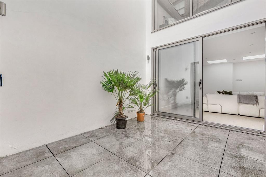 House in London - View 3