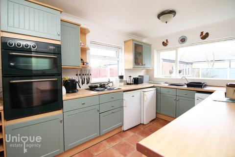 3 bedroom bungalow for sale, Sandicroft Place,  Poulton-le-Fylde, FY6