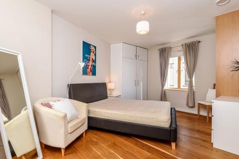 2 bedroom apartment to rent - Drayton Green Road London W13