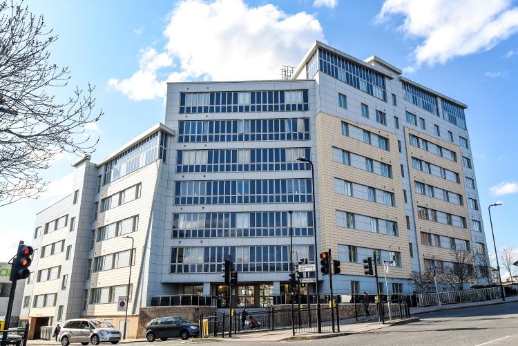 Drayton Green Road London W13 2 bed apartment to rent £2,500 pcm (£