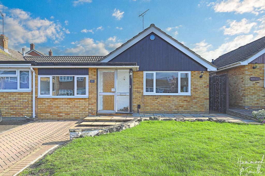 North Weald, Epping CM16 3 bed semidetached bungalow for sale £500,000
