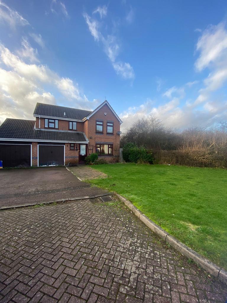 Leicester LE4 4 bed detached house for sale £350,000