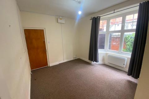 Studio to rent - Leicester LE2