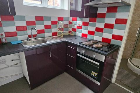 Studio to rent - Leicester LE5