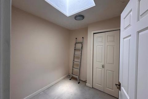 8 Barnside Lane, Hepworth, Holmfirth, HD9 1TN