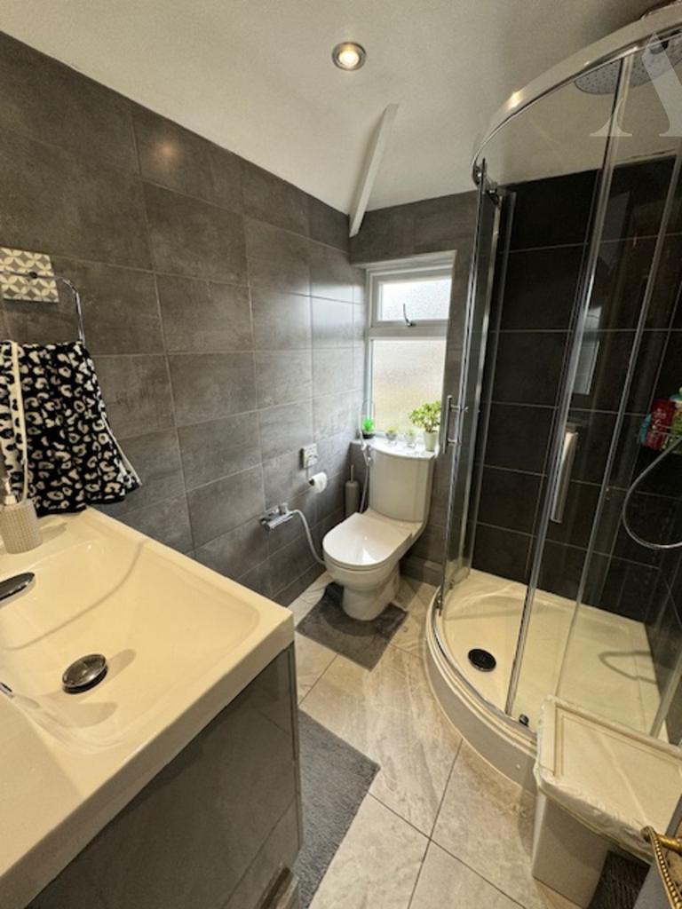 46 Old Bromford Lane bathroom