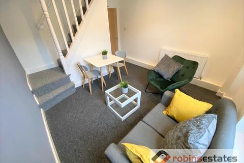 3 bedroom terraced house to rent, Brixton Road, Nottingham, NG7 3FG