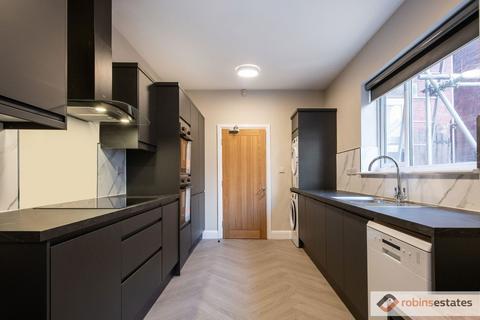 6 bedroom semi-detached house to rent, Rolleston Drive, Nottingham, NG7 1JZ