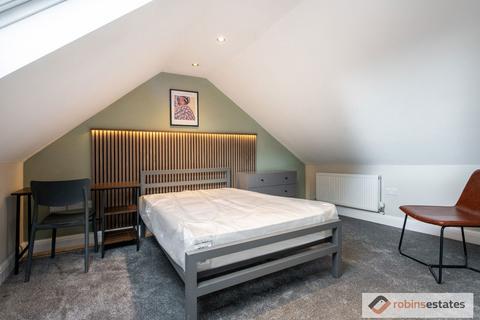 6 bedroom semi-detached house to rent, Rolleston Drive, Nottingham, NG7 1JZ