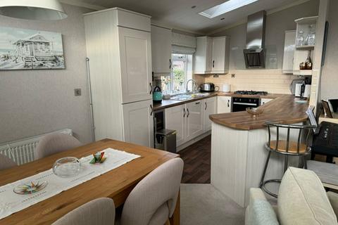 2 bedroom holiday park home for sale, Farley Green, Albury, Guildford GU5