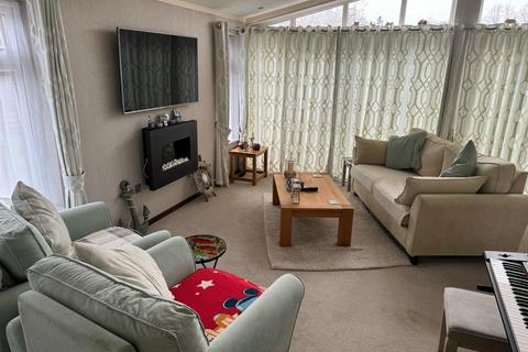 2 bedroom holiday park home for sale, Farley Green, Albury, Guildford GU5