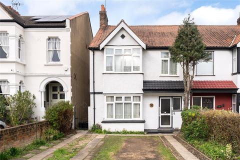 180 Queens Road, London, SW19 8LY