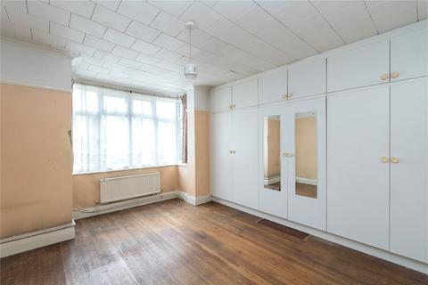 180 Queens Road, London, SW19 8LY