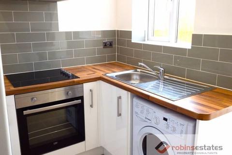 5 bedroom semi-detached house to rent, Woolmer Road, Nottingham, NG2 2FB