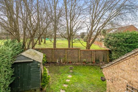 10 Cardamom Close, Guildford, GU2 9GZ