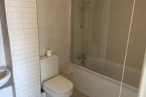1 bedroom flat to rent, The Gables, Hounslow TW5