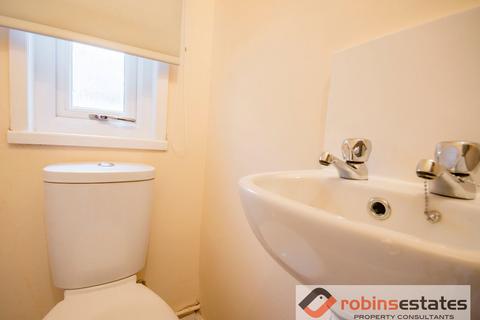 4 bedroom semi-detached house to rent, Bute Avenue, Nottingham, NG7 1QA