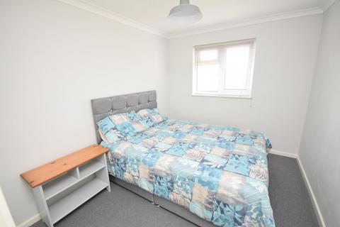 1 bedroom apartment for sale, St Peters Gardens, Wrecclesham, Farnham, GU10