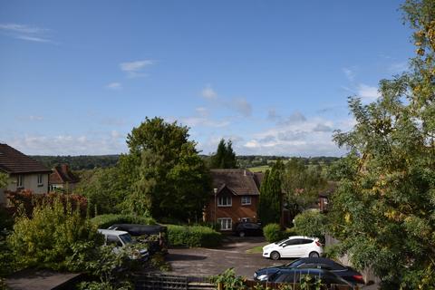 1 bedroom apartment for sale, St Peters Gardens, Wrecclesham, Farnham, GU10