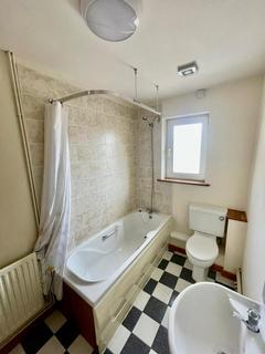 2 bedroom flat to rent, 2 Argyll Court, Lime Street ,Gorseinon, Swansea