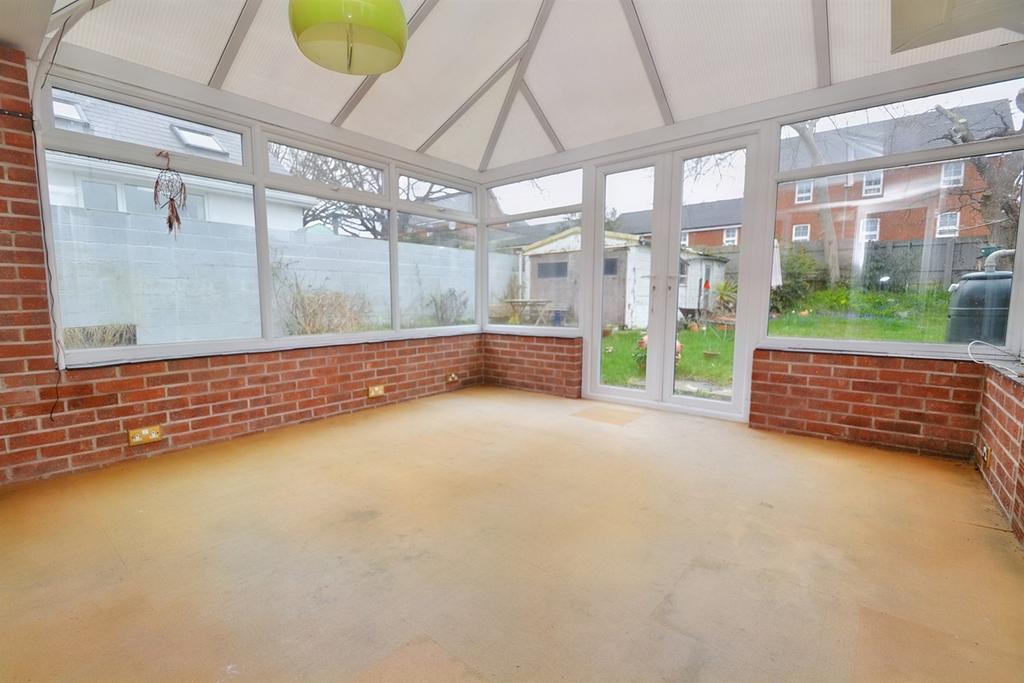 Hamworthy 2 bed detached bungalow for sale £375,000