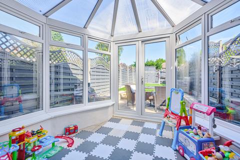 42 Elliott Avenue, Ruislip, HA4 9LZ