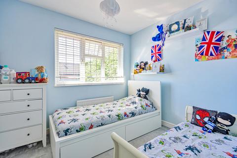 42 Elliott Avenue, Ruislip, HA4 9LZ