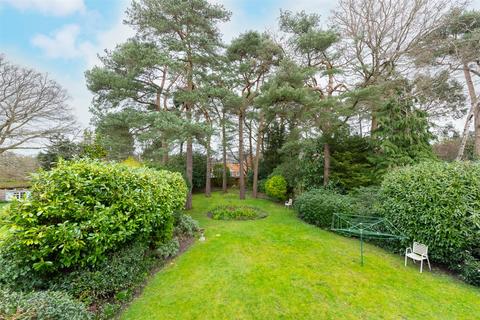 4 bedroom detached house for sale, Roundway, Camberley, Surrey, GU15