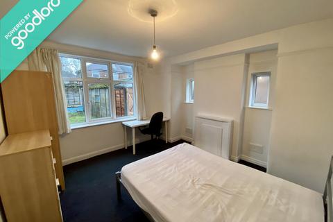 4 bedroom semi-detached house to rent - Kingsway, Manchester, M20 5PB
