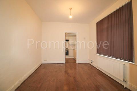 5 bedroom terraced house to rent, Ashburnham Road Luton LU1 1JS