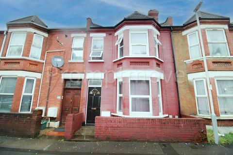 5 bedroom terraced house to rent, Ashburnham Road Luton LU1 1JS