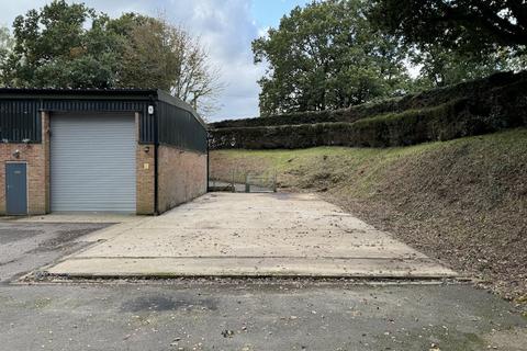 Industrial unit to rent, The Dell, North Common, Sherfield English, Romsey, SO51 6JT