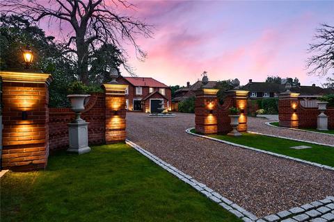 undefined, Woodham Waye, Woking, Surrey, GU21