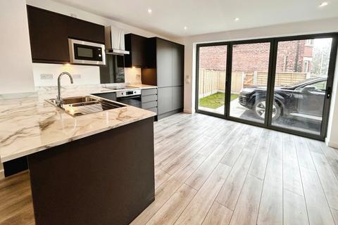 4 bedroom terraced house to rent - Moss Lane East, Manchester, Greater Manchester, M14