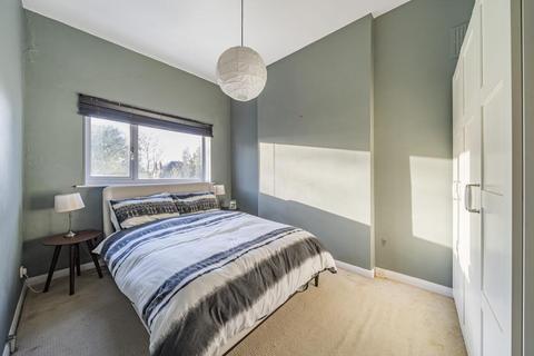 Flat 3, 86 Burnt Ash Hill, London, SE12 0HT