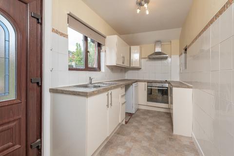 3 bedroom semi-detached house to rent, Far Moss, Leeds LS17