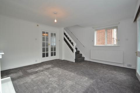 3 bedroom semi-detached house to rent, Longwood Close, Leeds LS17