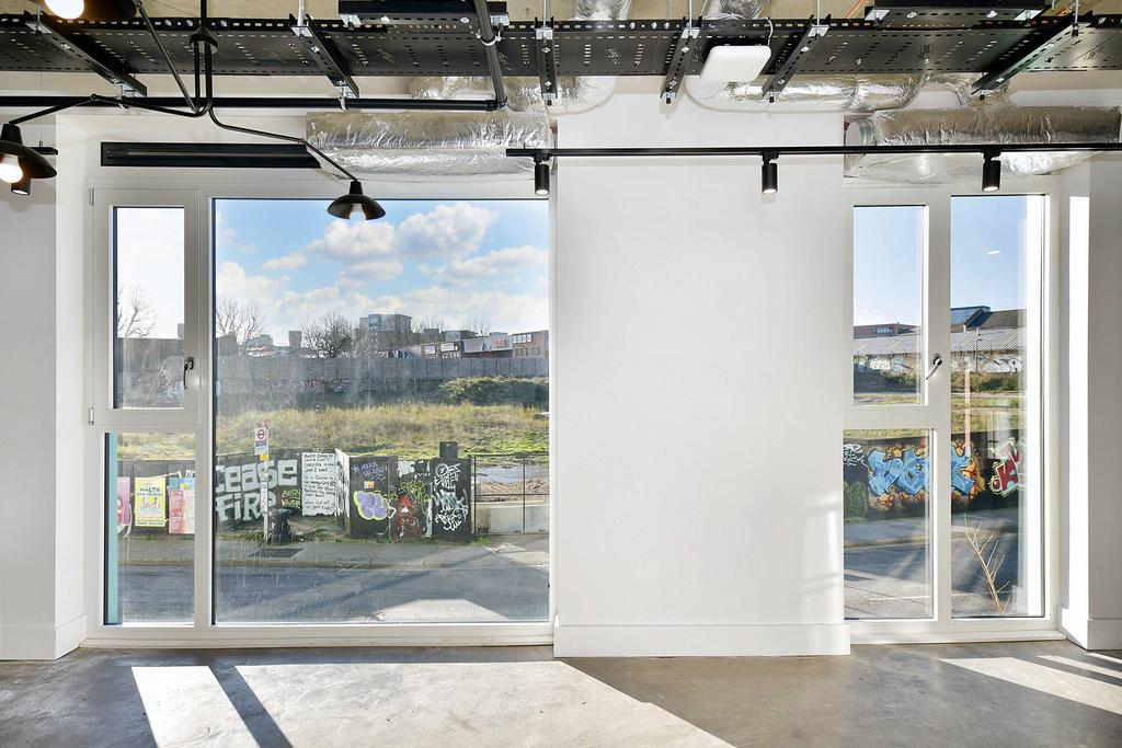 Studio E102
