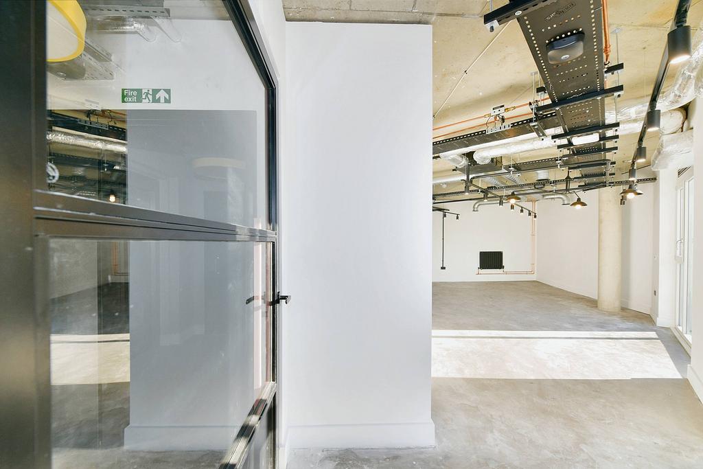 Studio E102