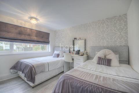 2 bedroom maisonette to rent - Bramley Close, London N14