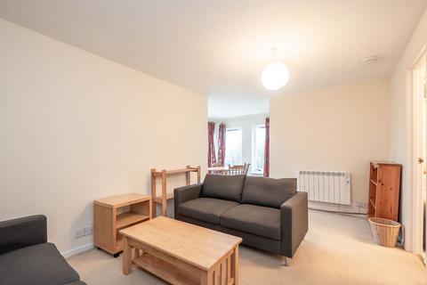 16/10 Balfour Place, Edinburgh, EH6 5DW