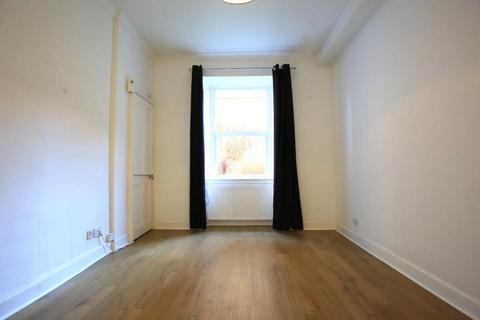 1 bedroom flat to rent, Rossie Place, Easter Road, Edinburgh, EH7