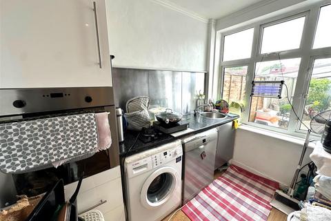 3 bedroom terraced house for sale, Sunningdale Avenue, Hanworth