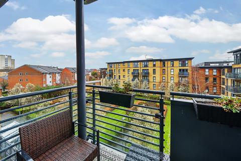 2 bedroom apartment for sale, Spa Road, London