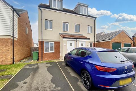 3 bedroom townhouse for sale, Garnet Close, Hartlepool, Durham, TS24 0GE