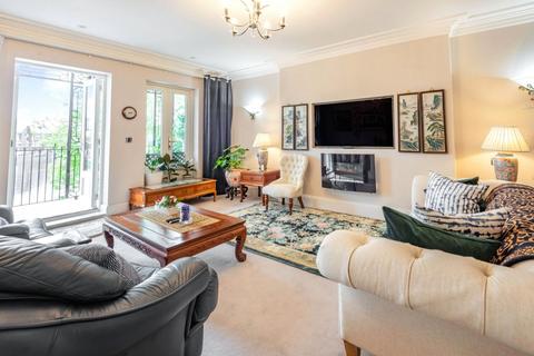 8 Thames Side, Windsor, SL4 1QN