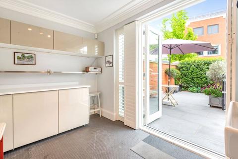 8 Thames Side, Windsor, SL4 1QN